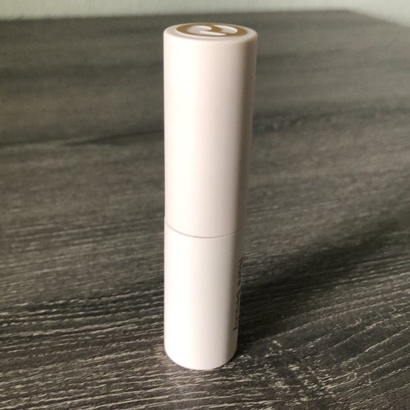 ❤️$8 NWT Rare Beauty Black Mascara 8ml - Picture 2 of 4